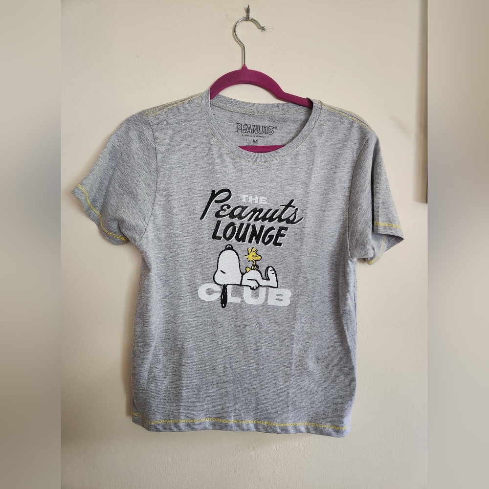 Peanuts top with Snoopy Woodstock The Peanuts Lounge grey medium NWOT